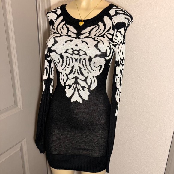 Dresses & Skirts - Alloy Apparel Black and white long-sleeve thin sweater dress